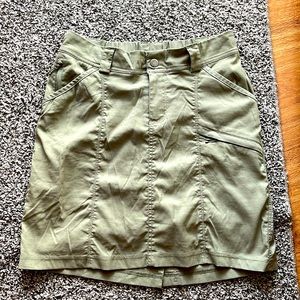 Duluth Trading Co Dry on the Fly skort